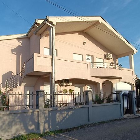 Entire House Floor - 2-Bedroom Cozy & Peaceful Apartment Подгорица Экстерьер фото