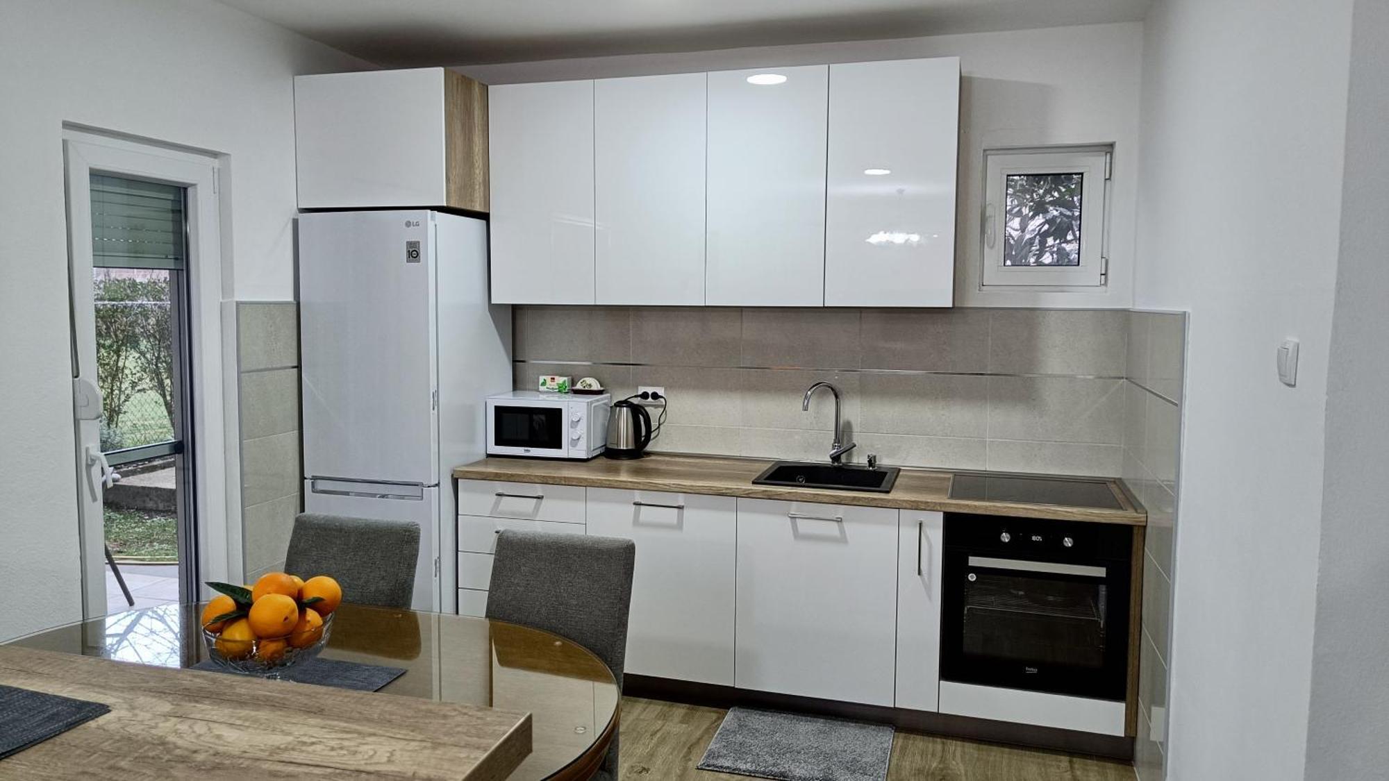Entire House Floor - 2-Bedroom Cozy & Peaceful Apartment Подгорица Экстерьер фото