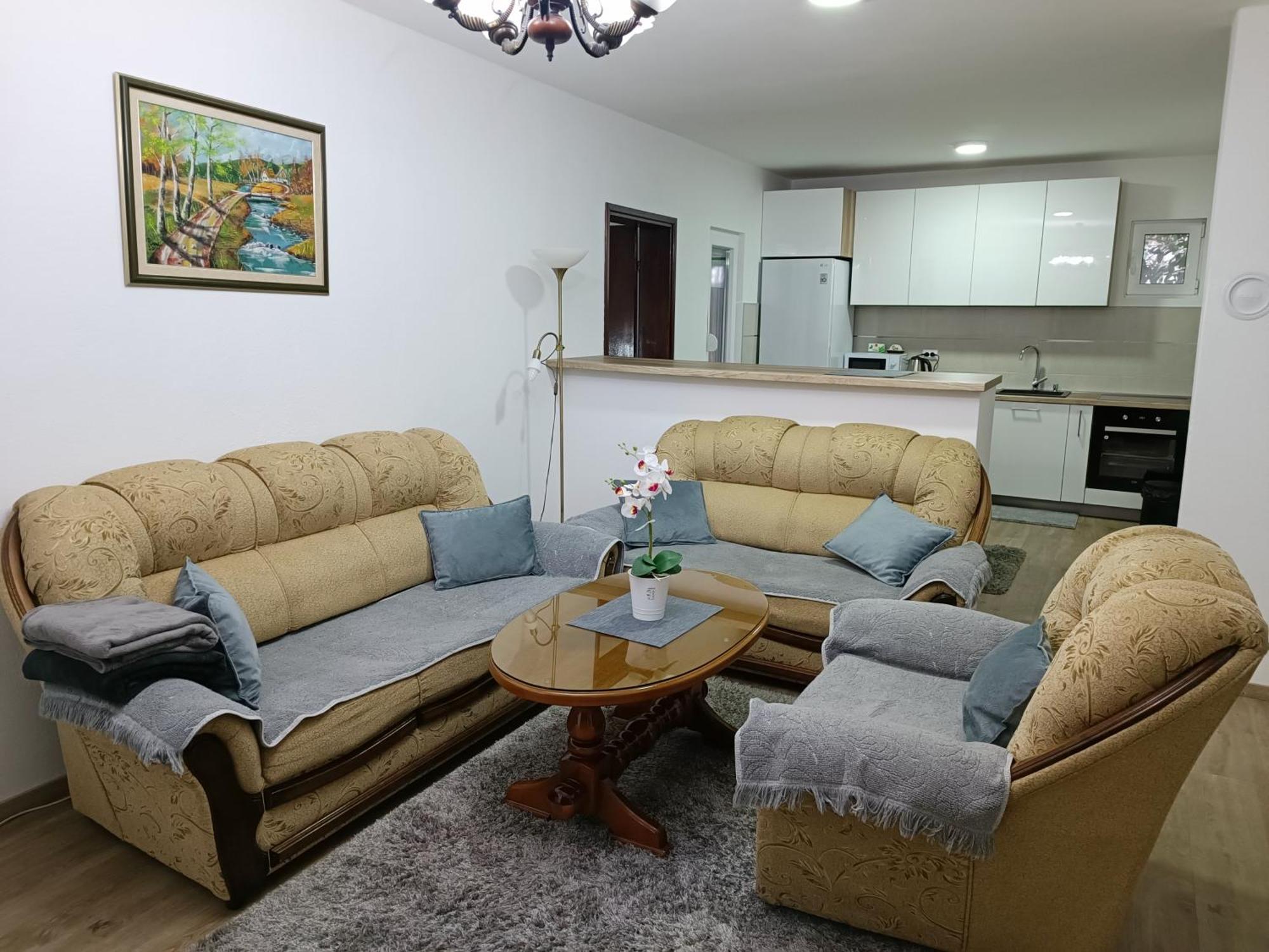 Entire House Floor - 2-Bedroom Cozy & Peaceful Apartment Подгорица Экстерьер фото