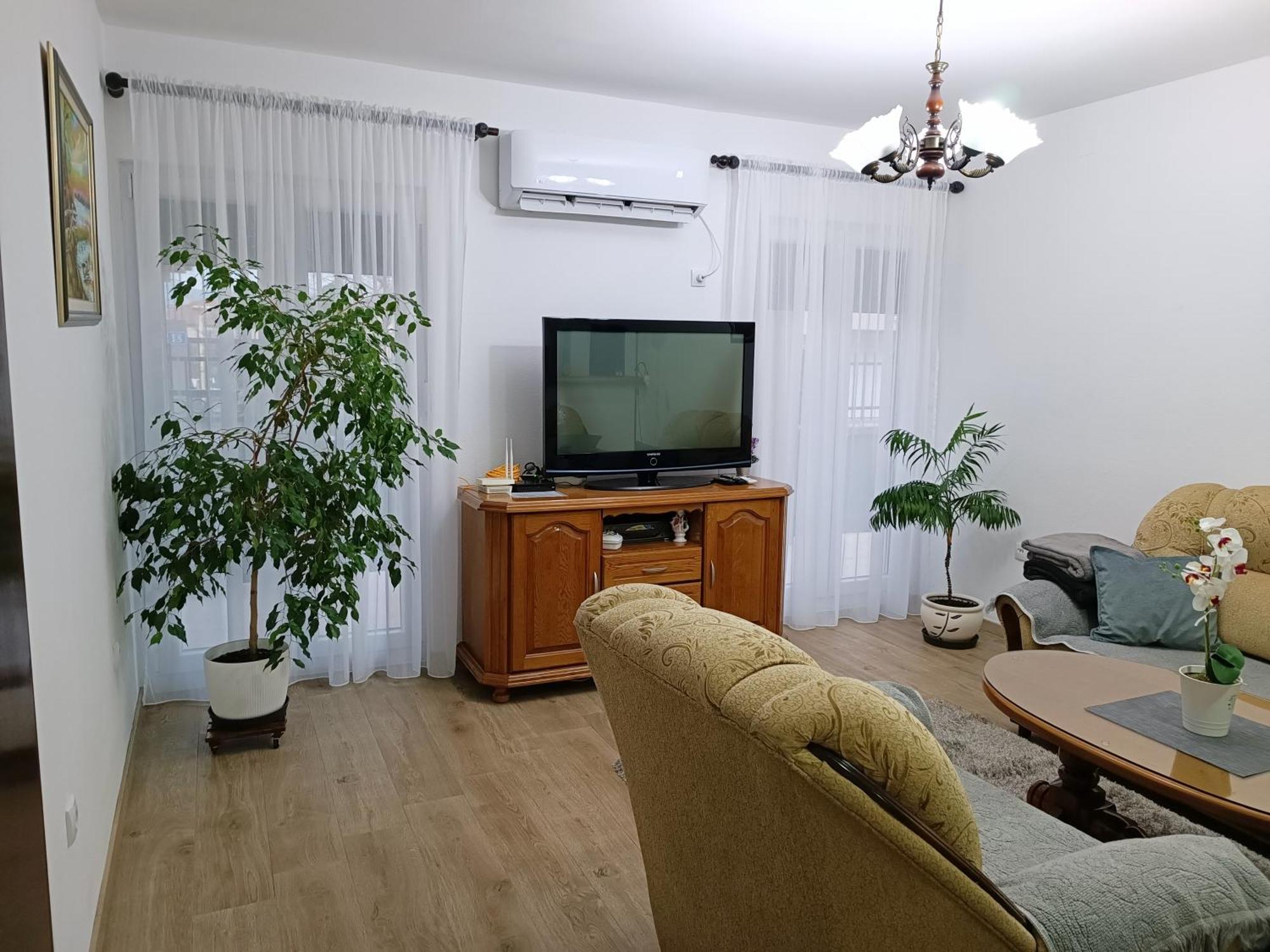 Entire House Floor - 2-Bedroom Cozy & Peaceful Apartment Подгорица Экстерьер фото