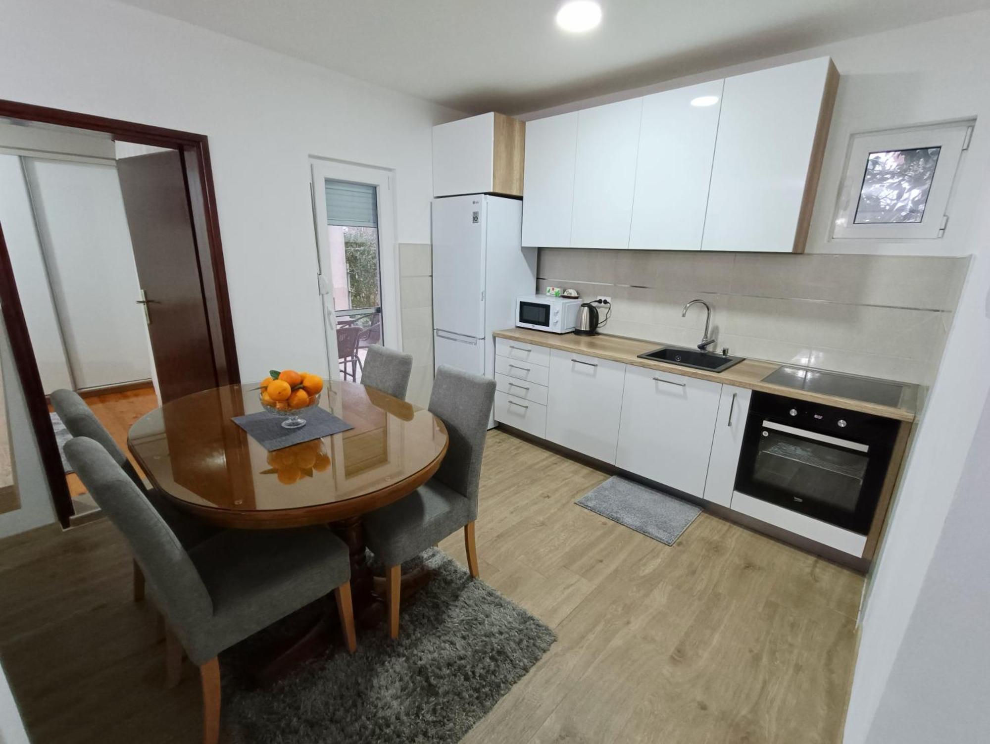 Entire House Floor - 2-Bedroom Cozy & Peaceful Apartment Подгорица Экстерьер фото